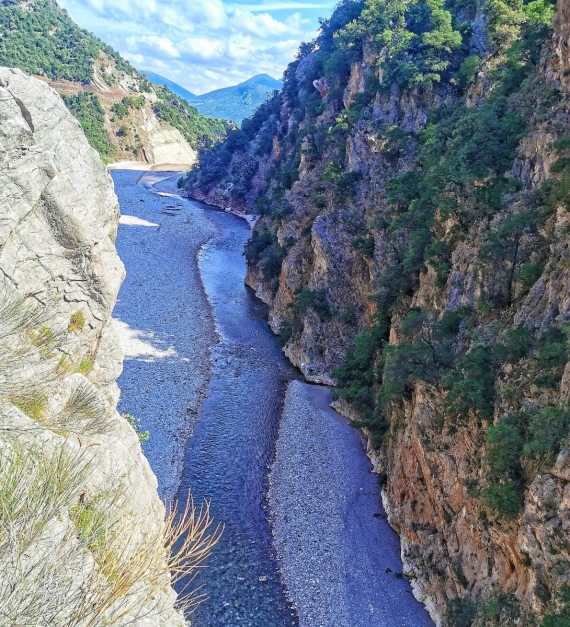 Zářivé prostředí horských řek